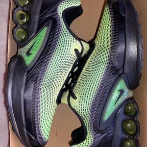 Nike AirMax DN Boys size 6.5y